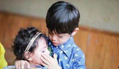 吃瓜娱乐记哥哥和妹妹,吃瓜娱乐记中的温馨互动